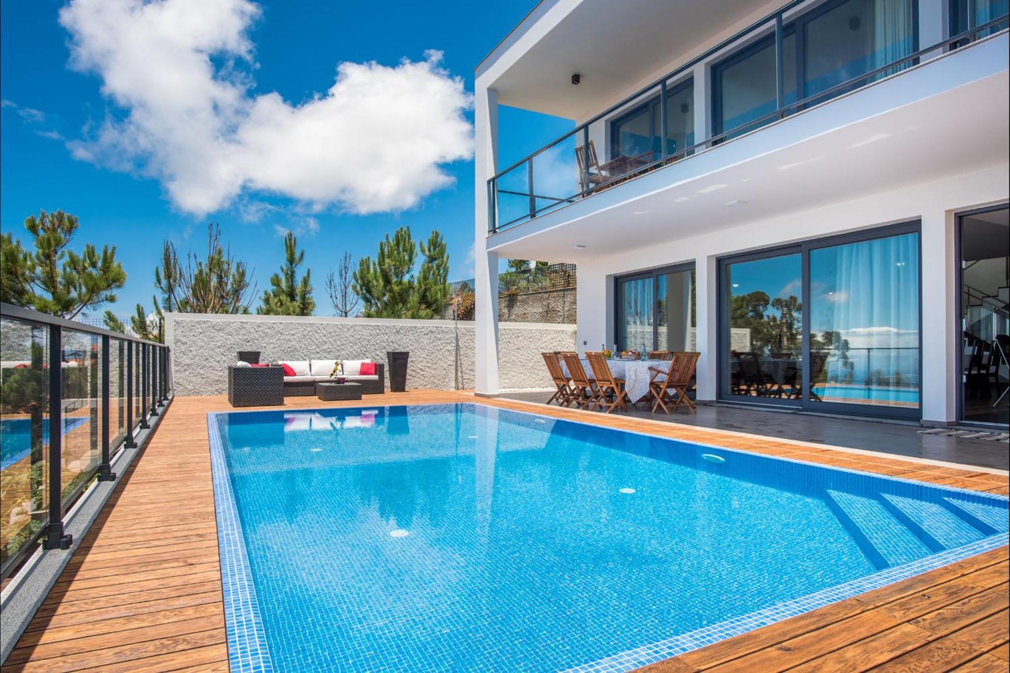 Villa Enjoy - By Lovelystay Lombo da Velha Exterior photo